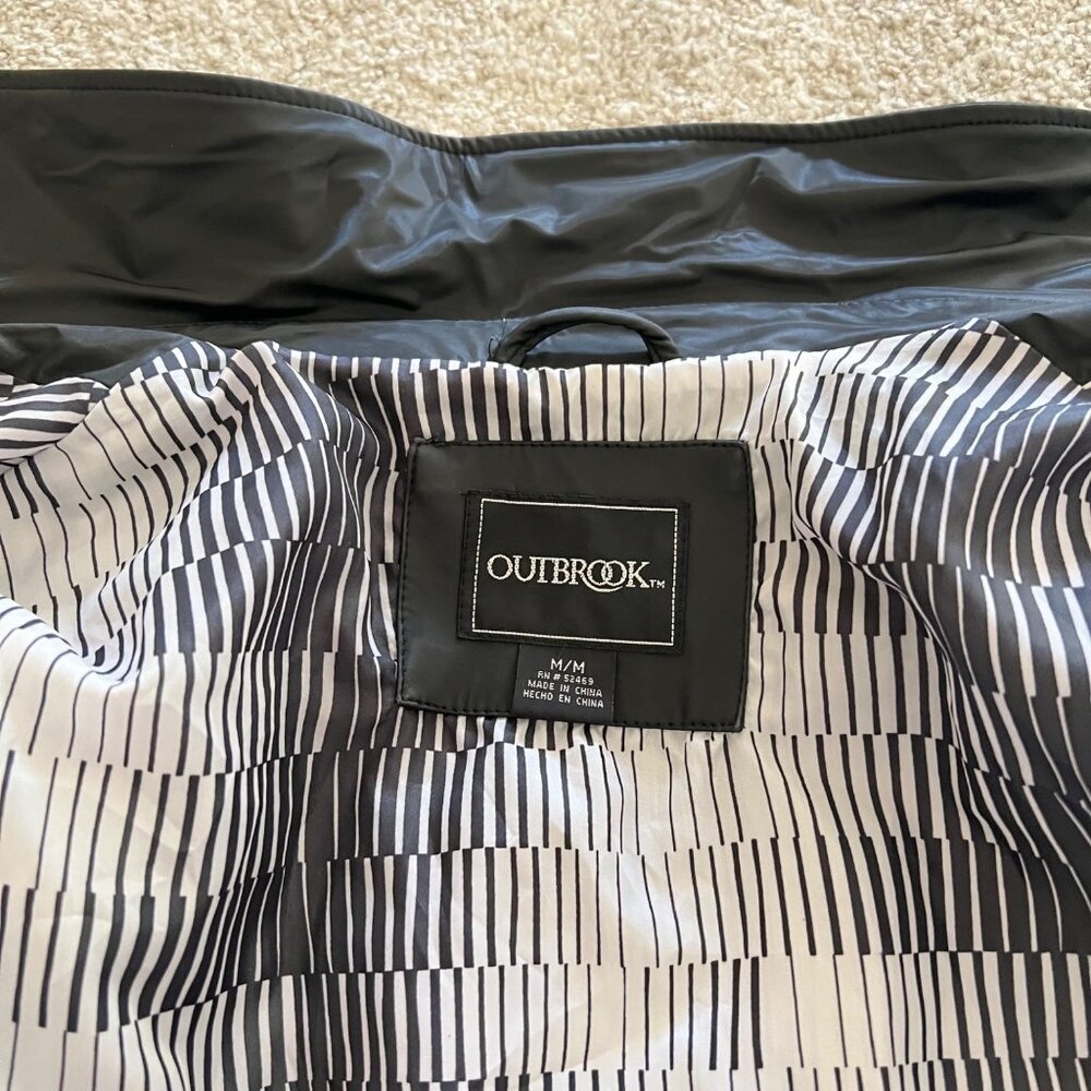 Outbrook Minimalist Black Zip Up Jacket with Glossy Finish and Outer Pockets M - Picture 4 of 11